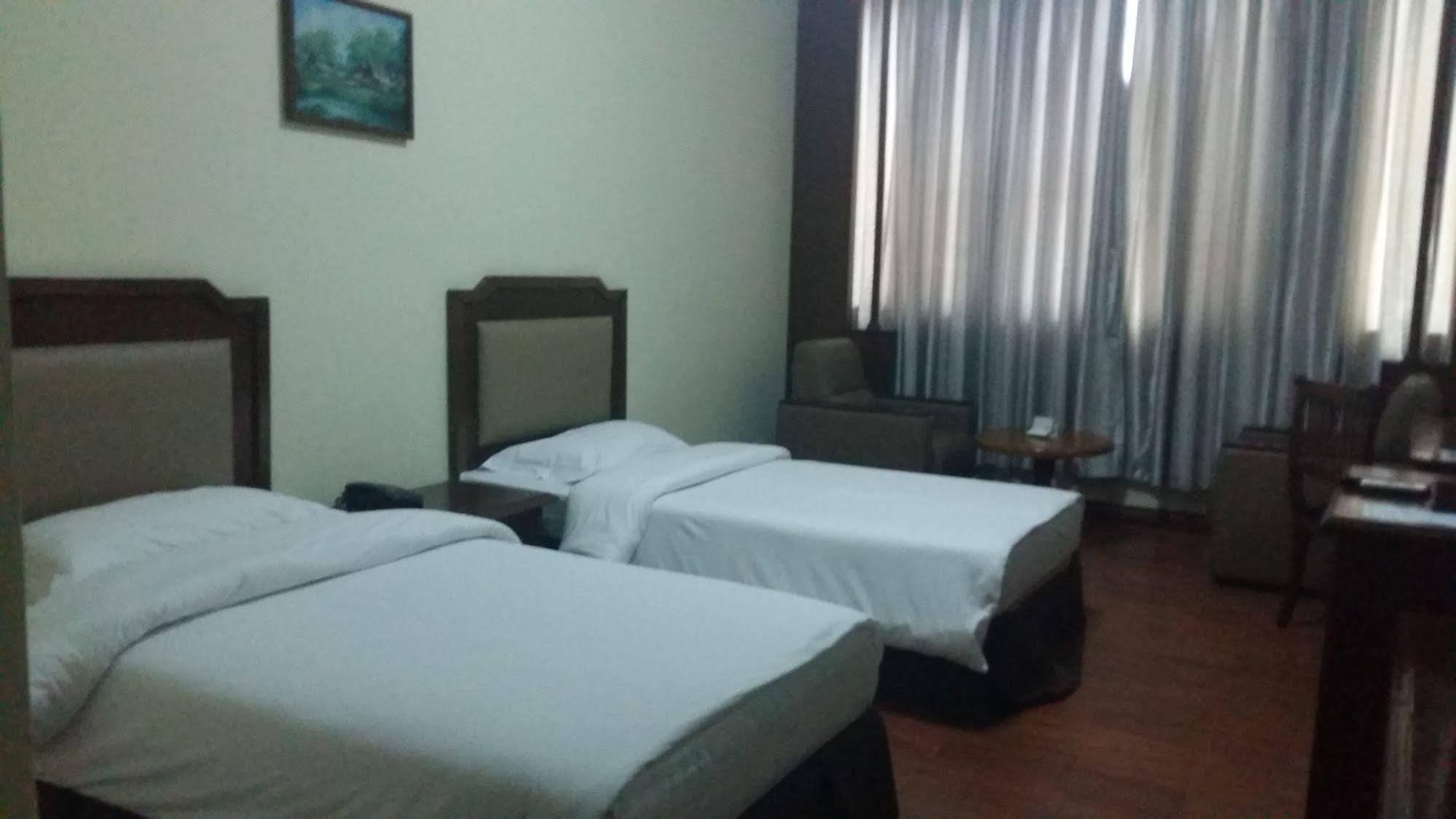 Hotel Plaza 3*
