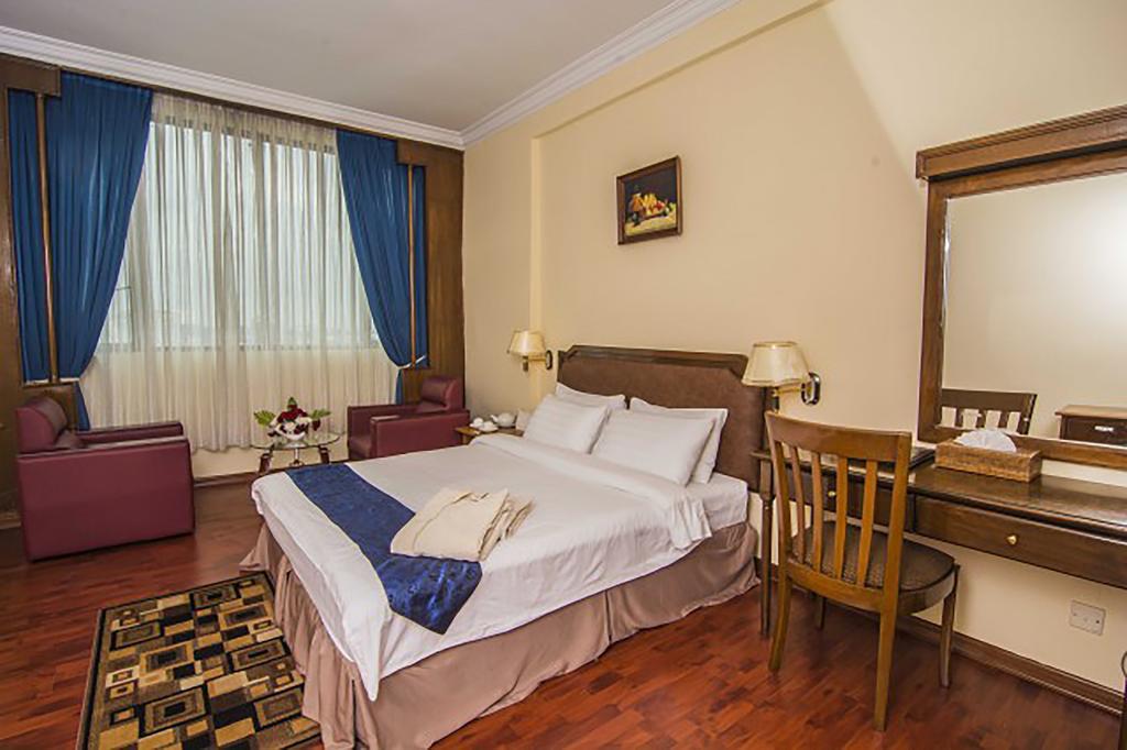 Plaza Hotel 3*