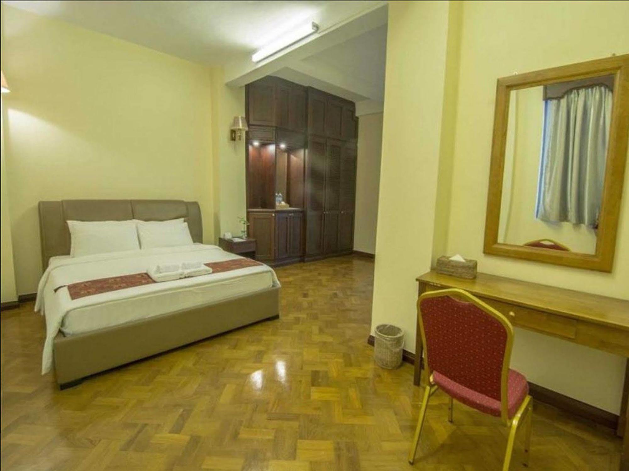 Hotel Plaza 3*