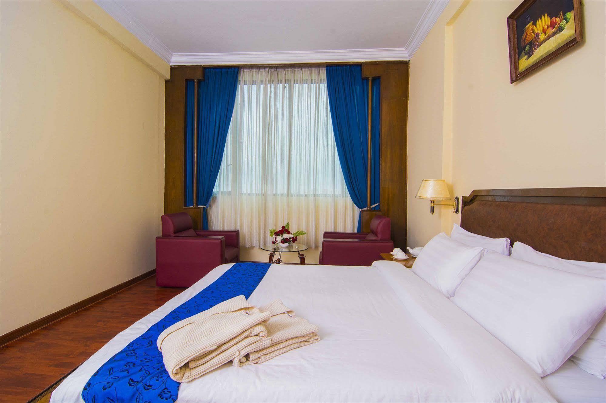 Plaza Hotel 3*