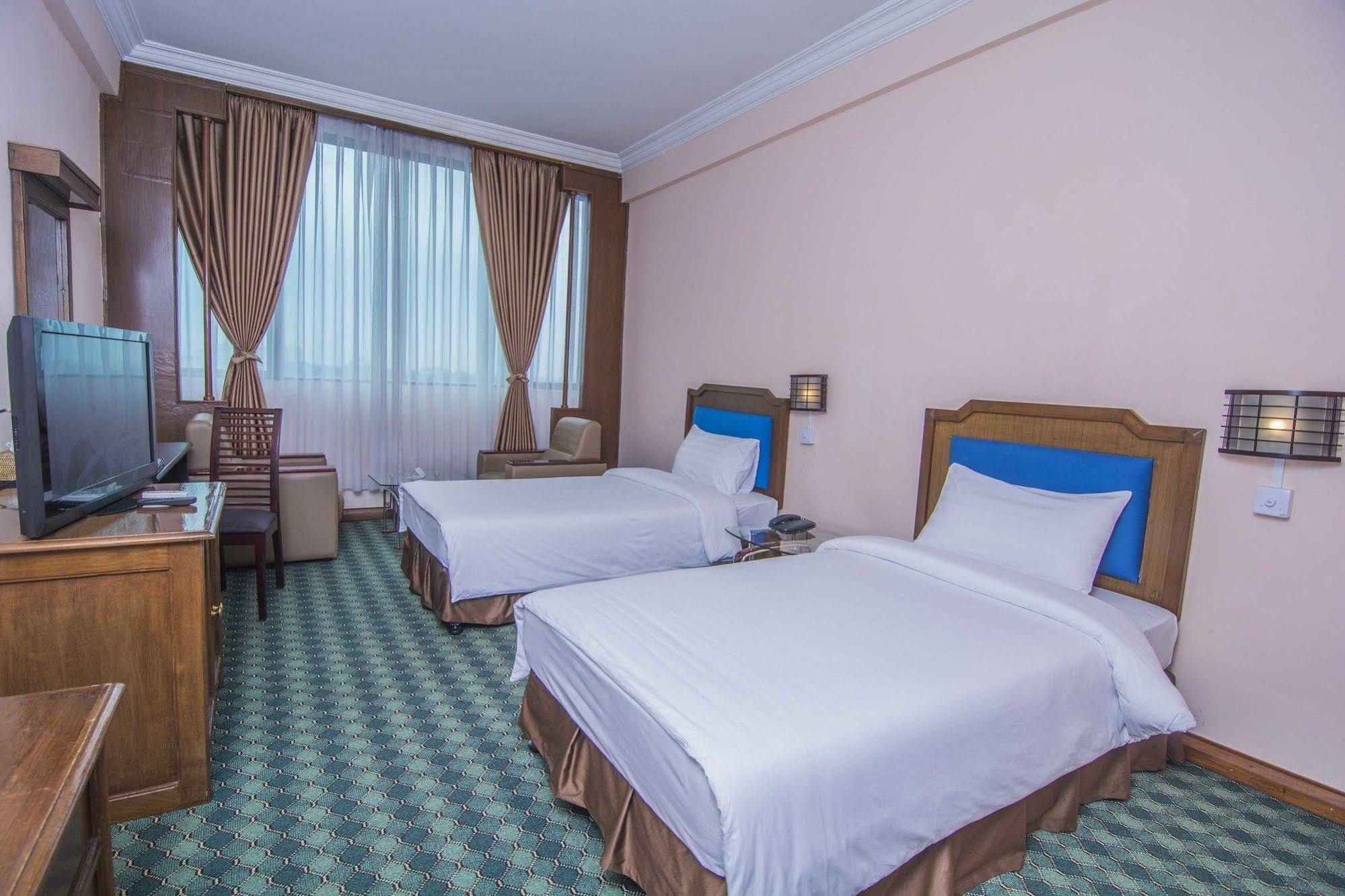 Plaza Hotel Yangon