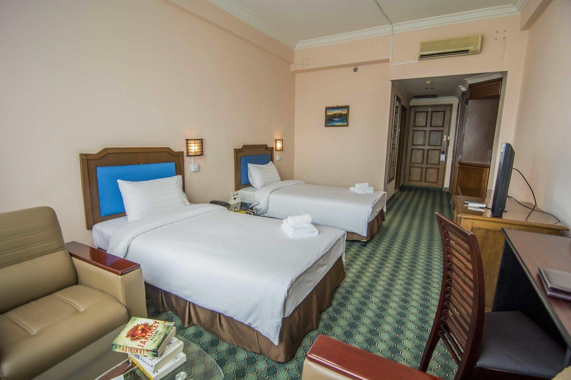 Plaza Hotel Yangon