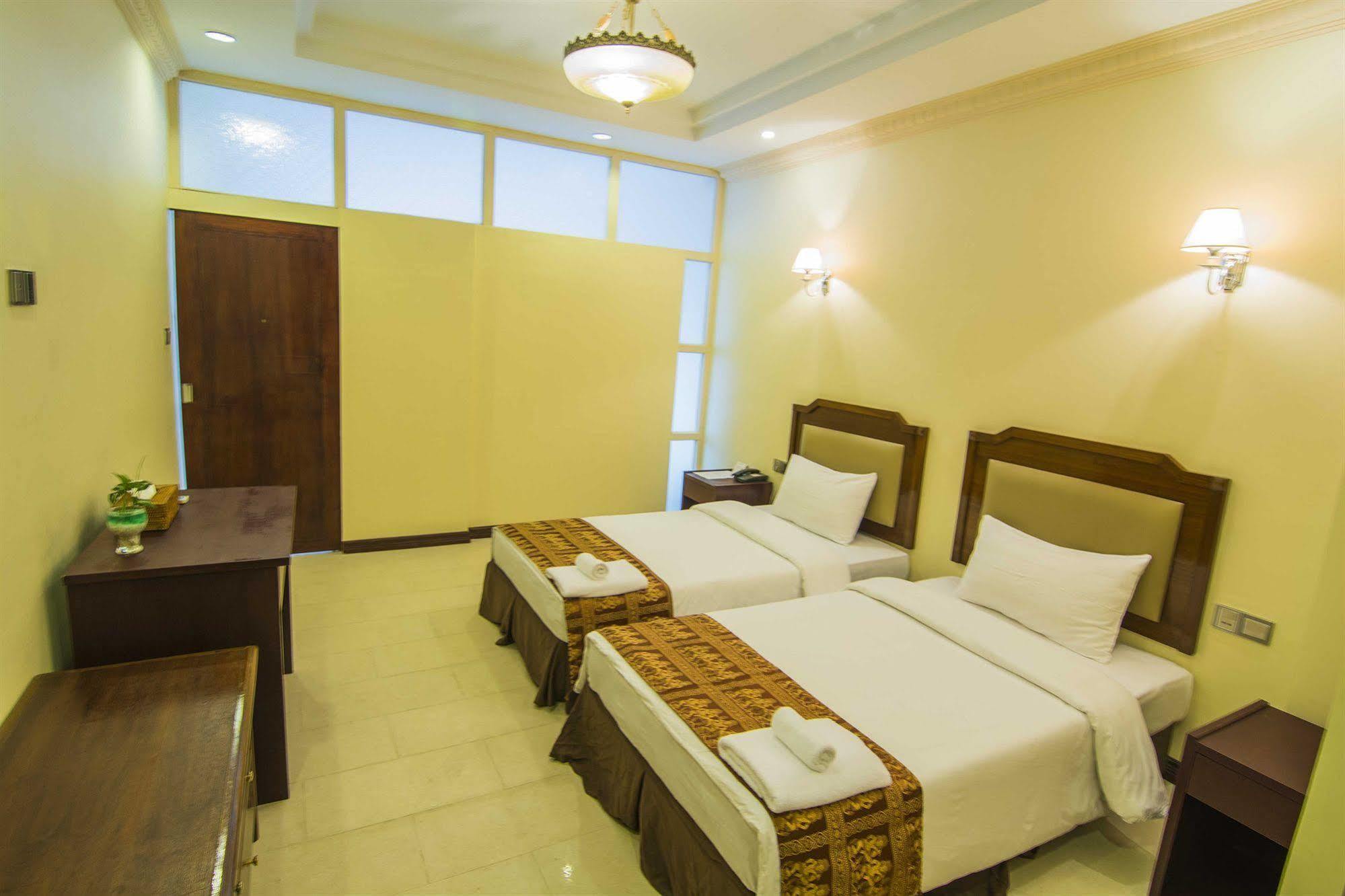 Hotel Plaza 3*