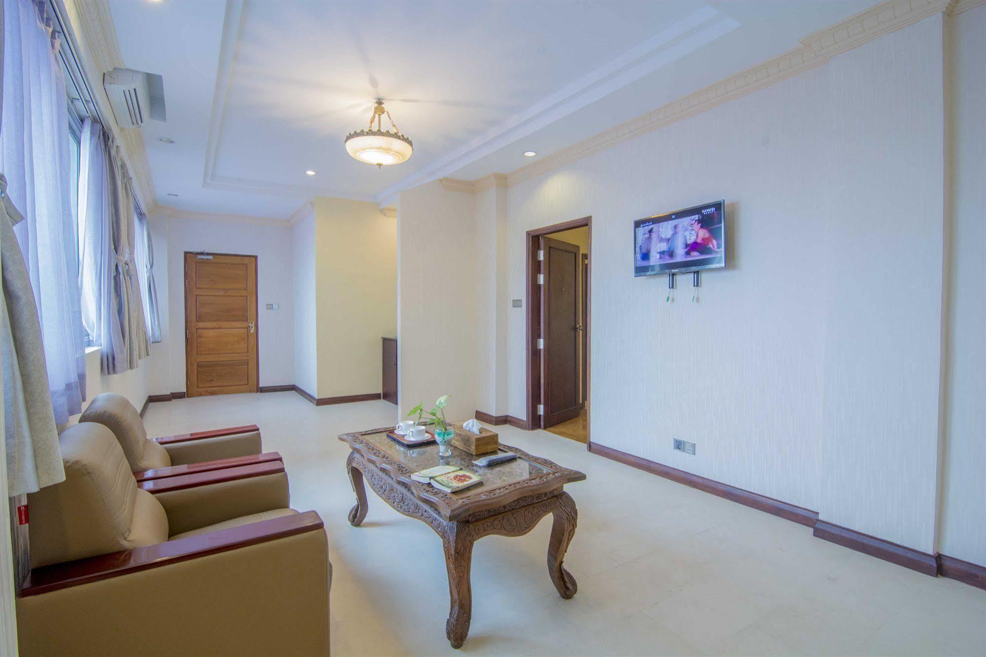Plaza Hotel Yangon